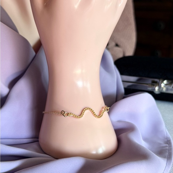 ⚜️❤️‍🔥 Elegant Gold Snake Bracelet 🐍💫 - Picture 4 of 4